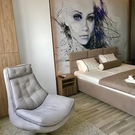 Hg * Mamaia